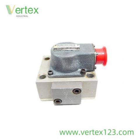 MOOG D136E001-001 Industrial Control Module